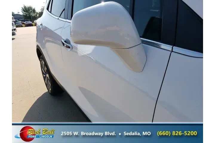 $19995 : Buick Encore 2022 AWD Prefer image 9