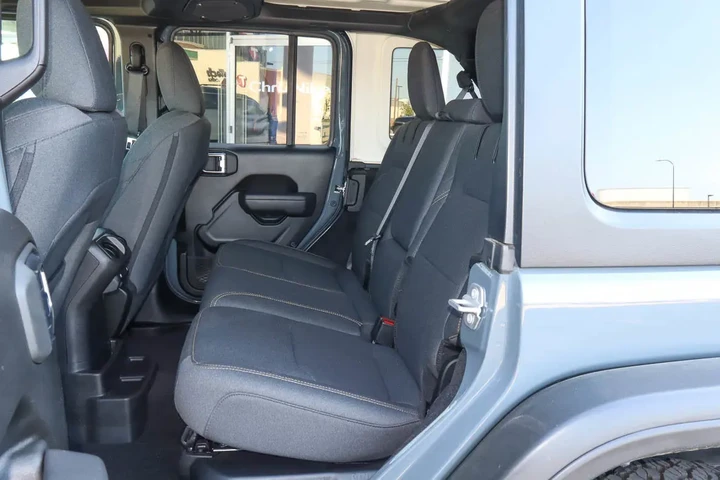 $32988 : 2025 Wrangler 4xe Willys 4x4 image 8