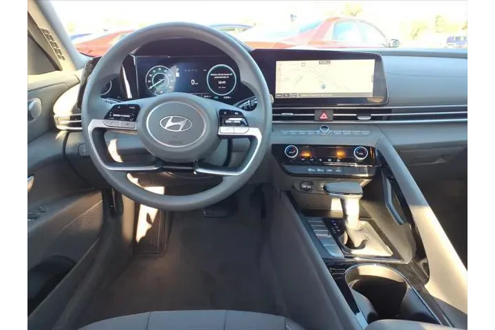 $26990 : Hyundai ELANTRA Hybrid 2024 image 7