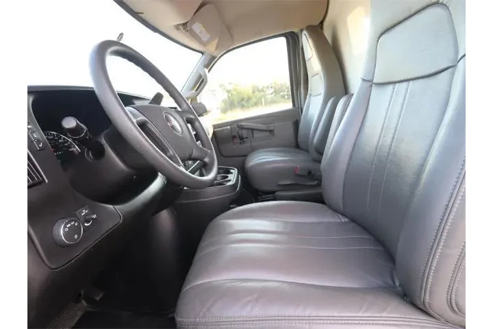 $34787 : GMC Savana 2022 3500 2dr 139 image 2