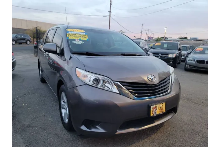 $10899 : 2012 Sienna LE 7-Passenger Au image 3
