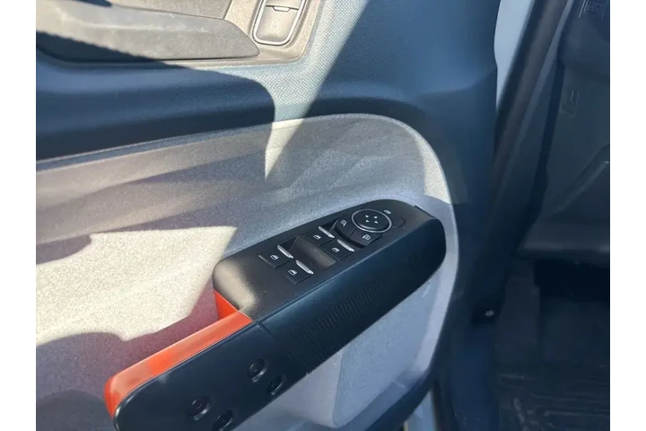 $27588 : Ford Maverick 2023 XLT 4dr S image 8