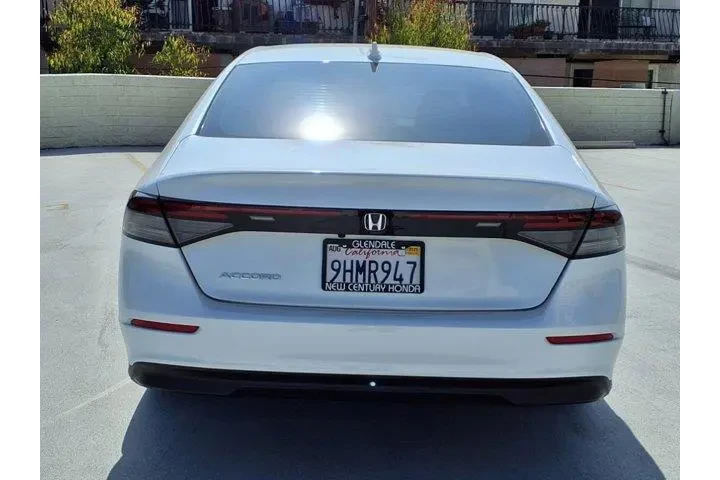 $23510 : Honda Accord 2023 LX 4dr Sed image 5