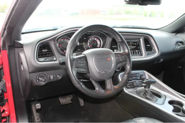 2022 Challenger GT image 8