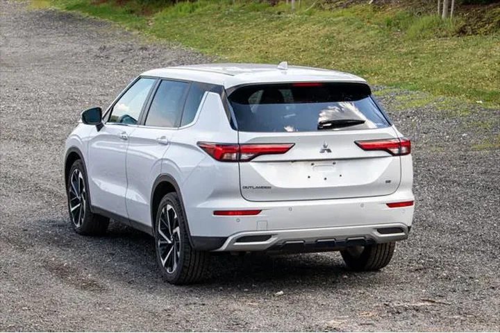 $21195 : Mitsubishi Outlander 2024 AW image 6