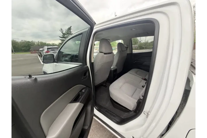 $17999 : 2020 Colorado Work Truck image 7