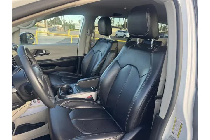 $23238 : Chrysler Pacifica 2023 Touri image 9