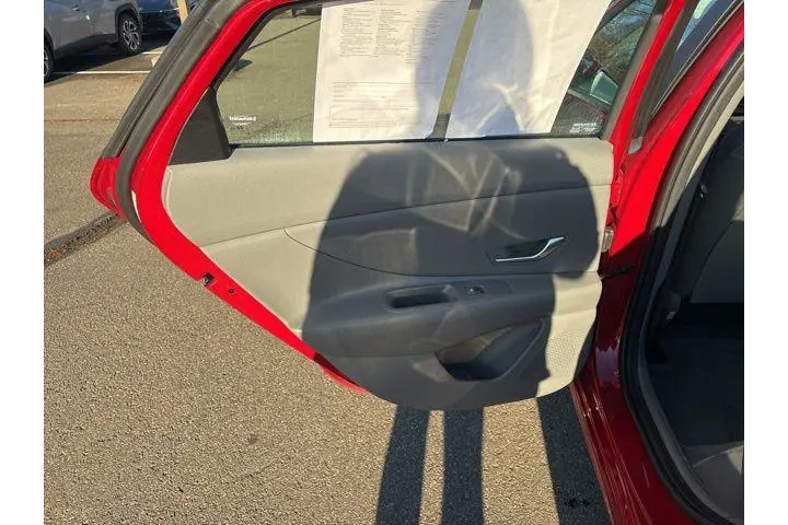 $19495 : Hyundai ELANTRA 2023 SEL 4dr image 10