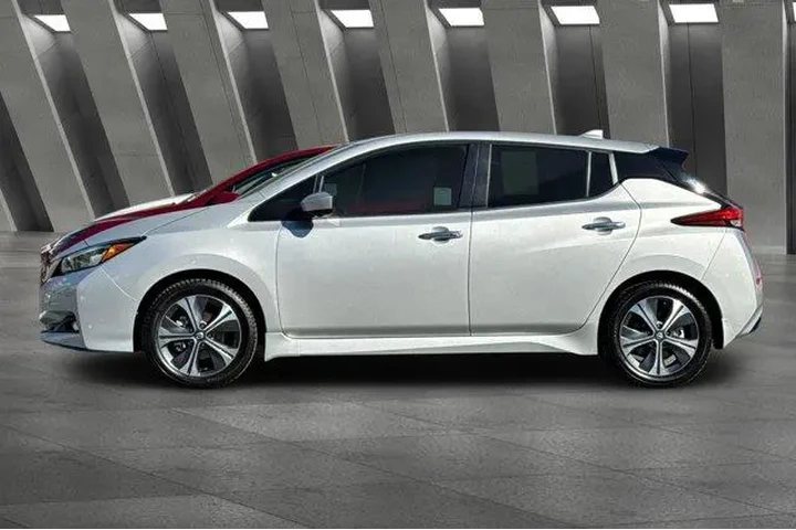 $12900 : Nissan LEAF 2022 SV PLUS 4dr image 8