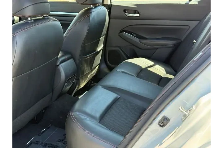 $20989 : Nissan Altima 2024 2.5 SR 4d image 7