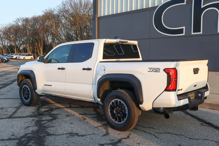 $39988 : 2025 Tacoma 4WD TRD Off Road image 6