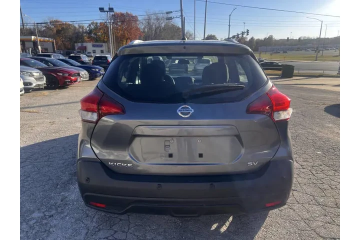 $8999 : 2020 Kicks SV image 7