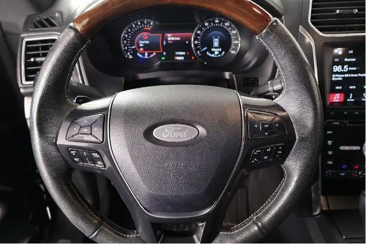 $16987 : Ford Explorer 2018 AWD Plati image 3