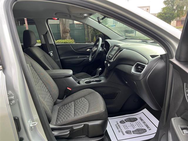 $12900 : 2018 Chevy Equinox LT image 4