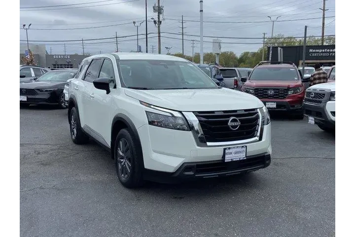 $26487 : Nissan Pathfinder 2024 AWD S image 1