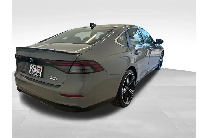 $25985 : Honda Accord Hybrid 2023 Spo image 7