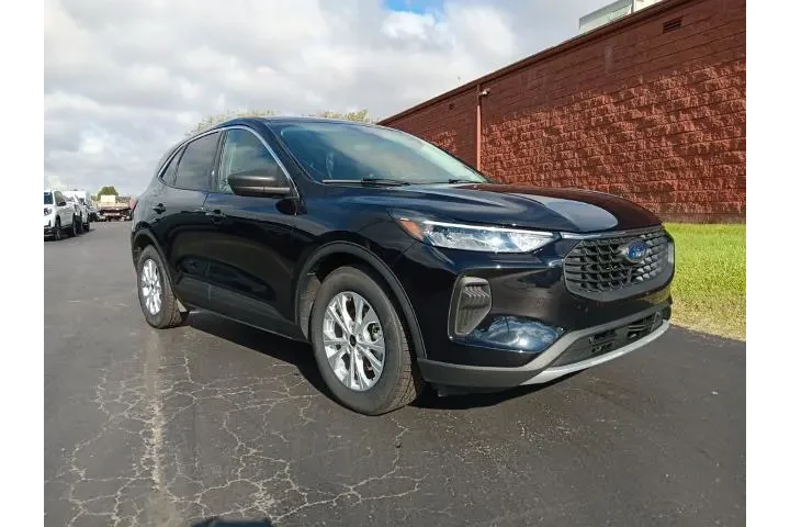 $19114 : Ford Escape 2023 Active 4dr image 1