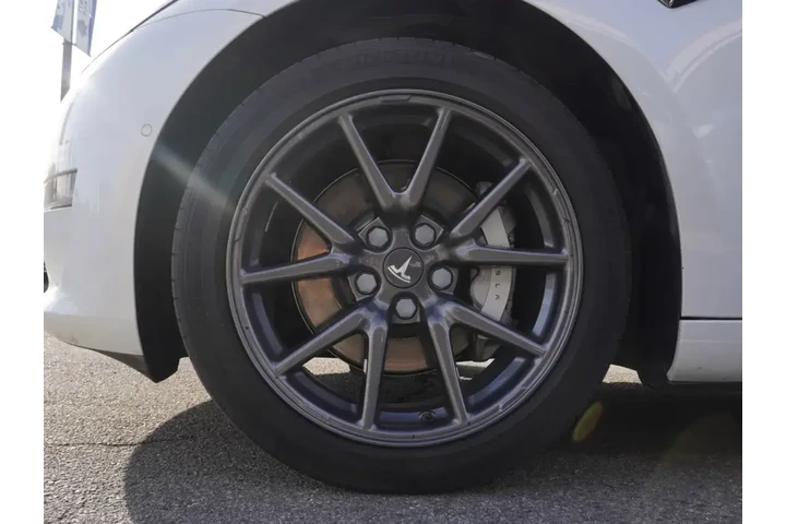 $15943 : Tesla Model 3 2019 Mid Range image 7