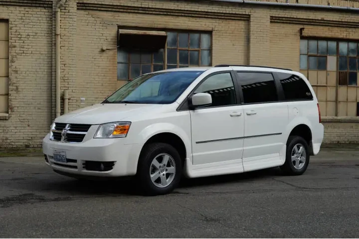 $21888 : 2010 Grand Caravan SXT image 3