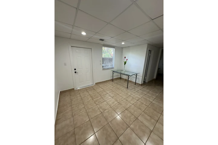 $2500 : Departamento 1/1 para rentar image 2