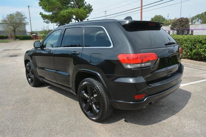 2015 Grand Cherokee Altitude image 10