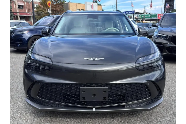 $31795 : Genesis GV60 2024 AWD Advanc image 2