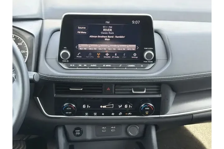 $21049 : Nissan Rogue 2025 SV 4dr Cro image 5