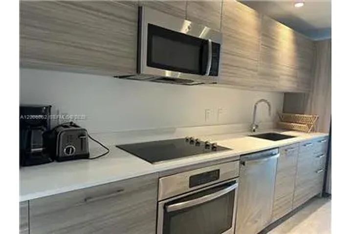 $4200 : Rental property with 1 bedro image 10