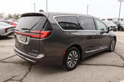 $31587 : 2023 Pacifica Hybrid Limited thumbnail
