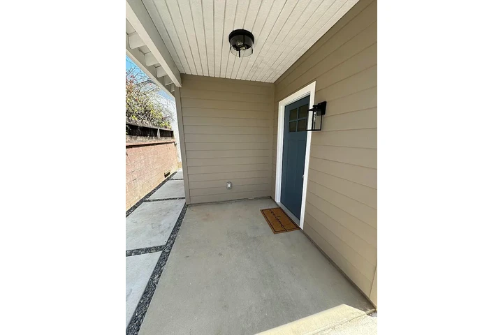 $800 : Nueva belleza de Lakewood 2 ! image 7