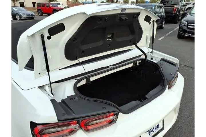 $27900 : Chevrolet Camaro 2023 LT 2dr image 10