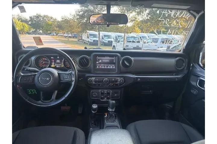 $24395 : Jeep Wrangler Unlimited 2021 image 8