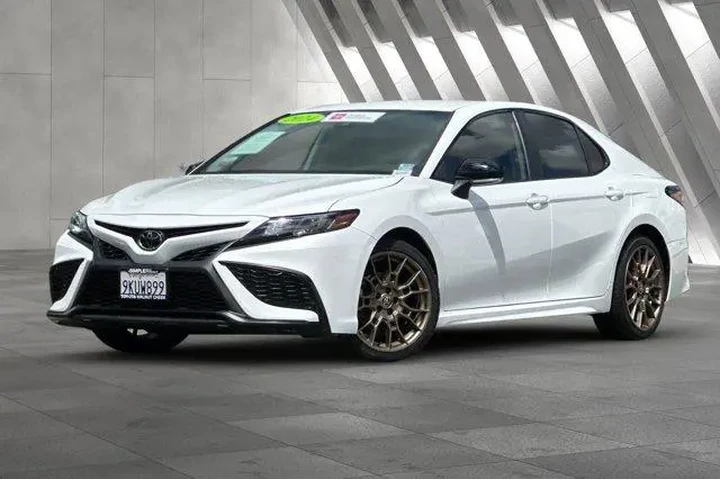 $26700 : Toyota Camry 2024 SE Nightsh image 2