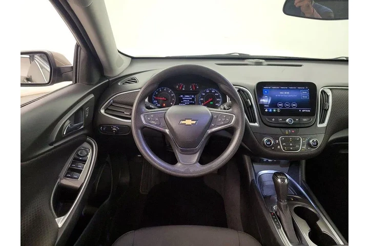 $14998 : Chevrolet Malibu 2020 LT 4dr image 10