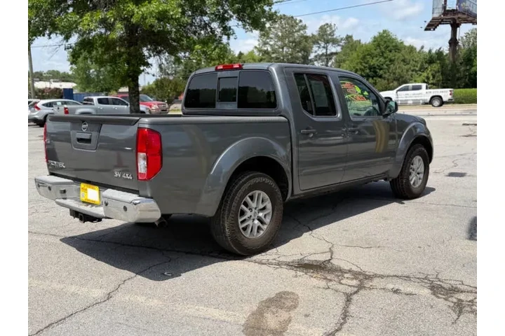 2016 Frontier SV image 7