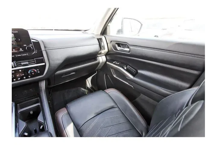 $39739 : Nissan Pathfinder 2025 Plati image 8