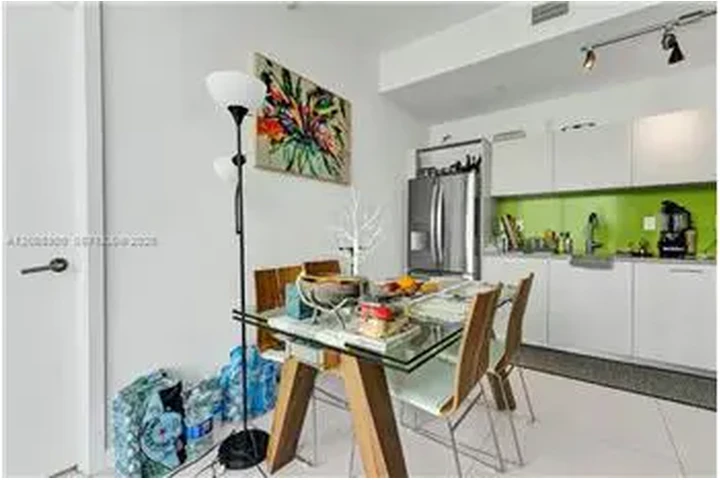 $4000 : Rental property with 1 bedro image 3