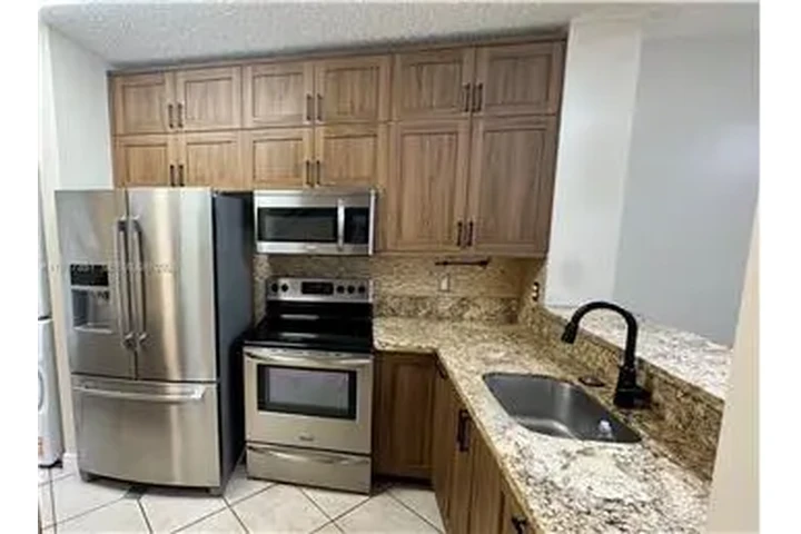 $2900 : Rental property with 2 bedro image 1