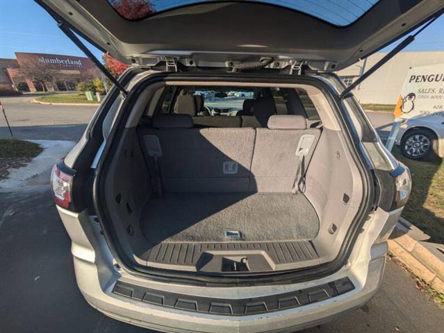 $7990 : 2014 Traverse LS image 6