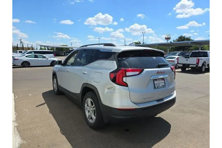 $20900 : GMC Terrain 2022 SLE 4dr SUV image 4
