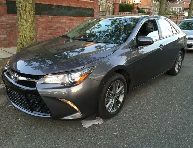 $9000 : 2016 TOYOTA CAMRY SE SEDAN image 1