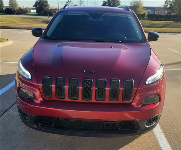 $5000 : 2016 Cherokee SPORT image 2