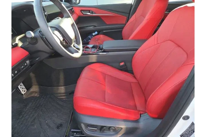 $33712 : Toyota Camry 2025 XSE 4dr Se image 4