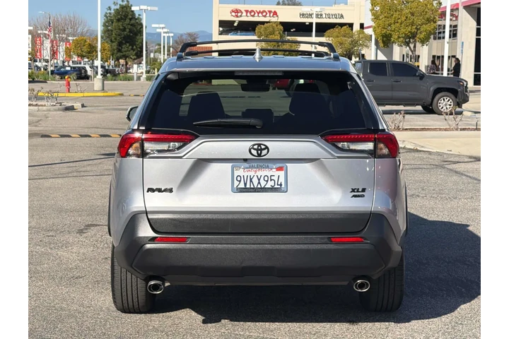 $38987 : Toyota RAV4 2025 AWD XLE Pre image 4