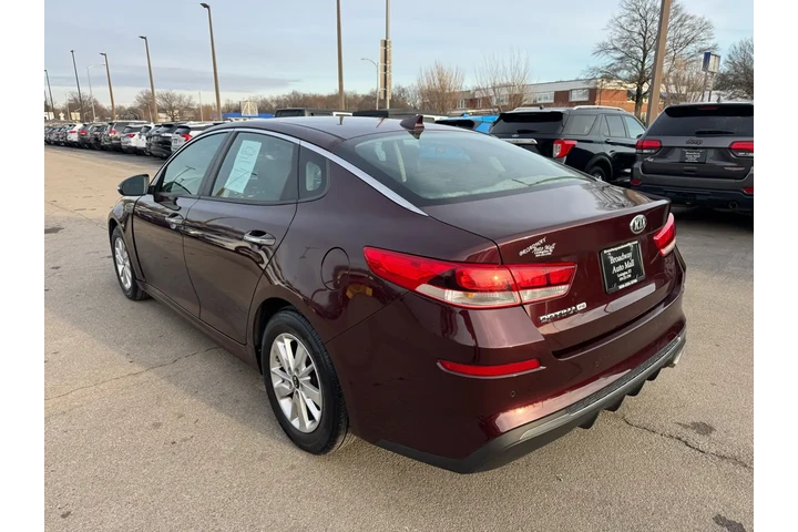 $9980 : 2019 Optima LX Auto image 4