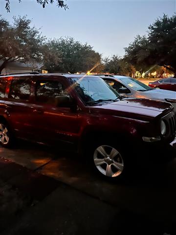 $6000 : exelente jeep patriot image 4