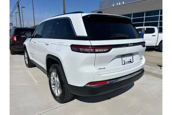 $30000 : Jeep Grand Cherokee 2023 4x4 image 8