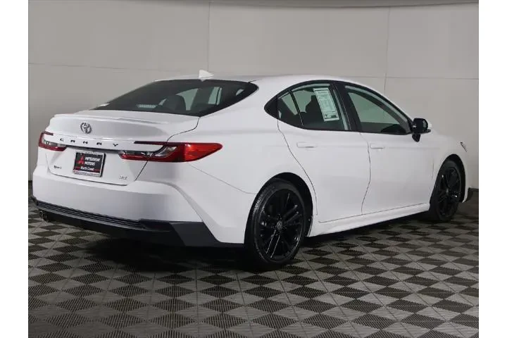 $25893 : Toyota Camry 2025 SE 4dr Sed image 8