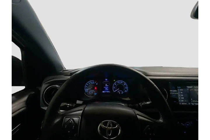 $24297 : Toyota Tacoma 2018 4x4 TRD P image 9
