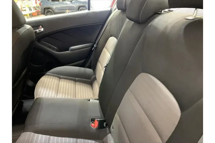 $13989 : Kia Forte 2018 S 4dr Sedan image 5
